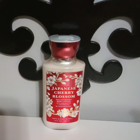 Bath and body works JAPANESE CHERRY BLOSSOM GIFT SET - Picture 3 of 11